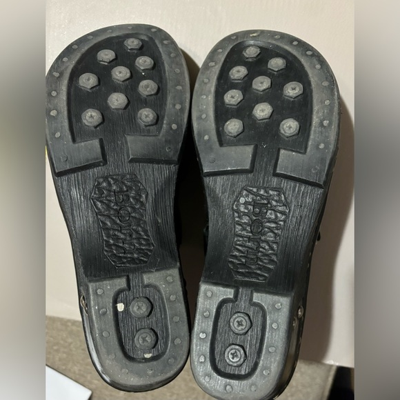 Born Clogs - Picture 4 of 7